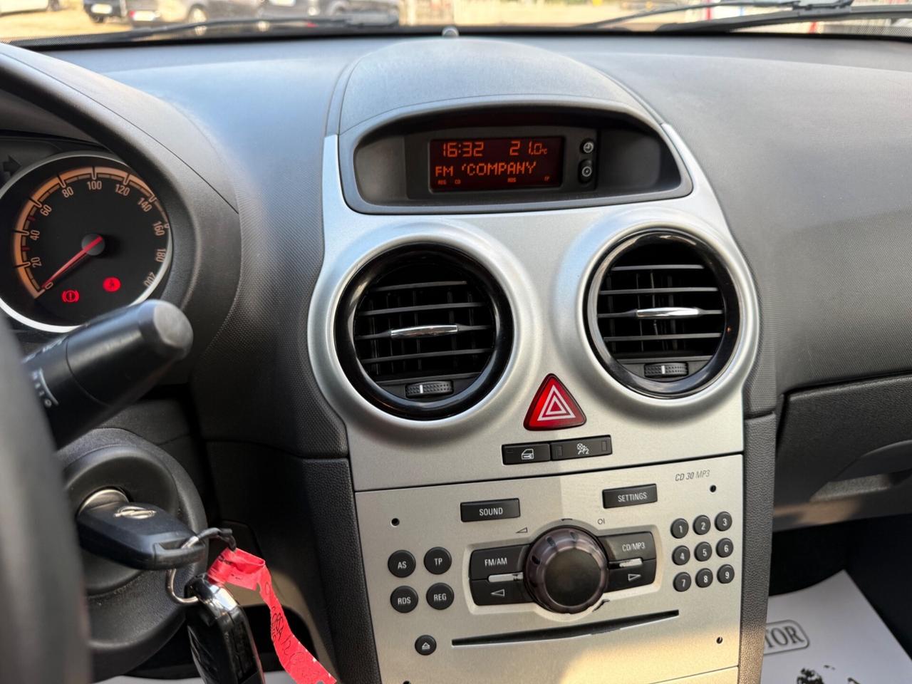 Opel Corsa 1.2 5 porte Club UNICO NEOPATENTATI