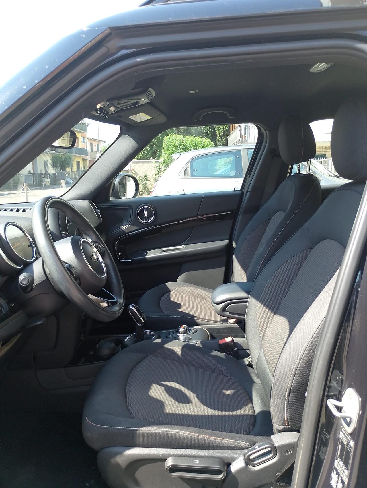 MINI Cooper Countryman HYPE