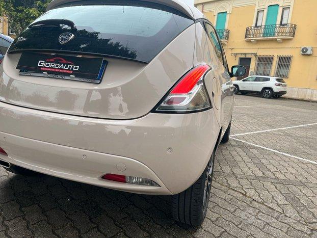 Lancia Ypsilon 1.2 69 CV 5 porte S&S Platinum CV 6