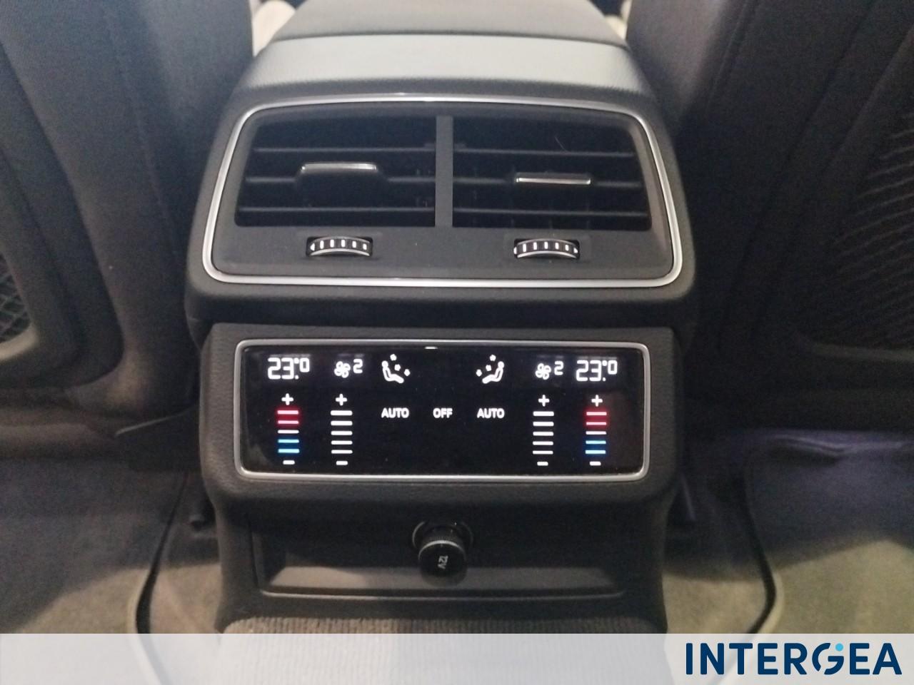 AUDI A6 Avant 40 2.0 tdi mhev Business Sport s-tronic