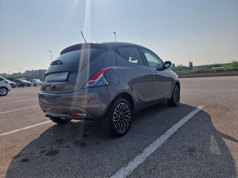 LANCIA Ypsilon 1.0 firefly hybrid Platino s&s 70cv