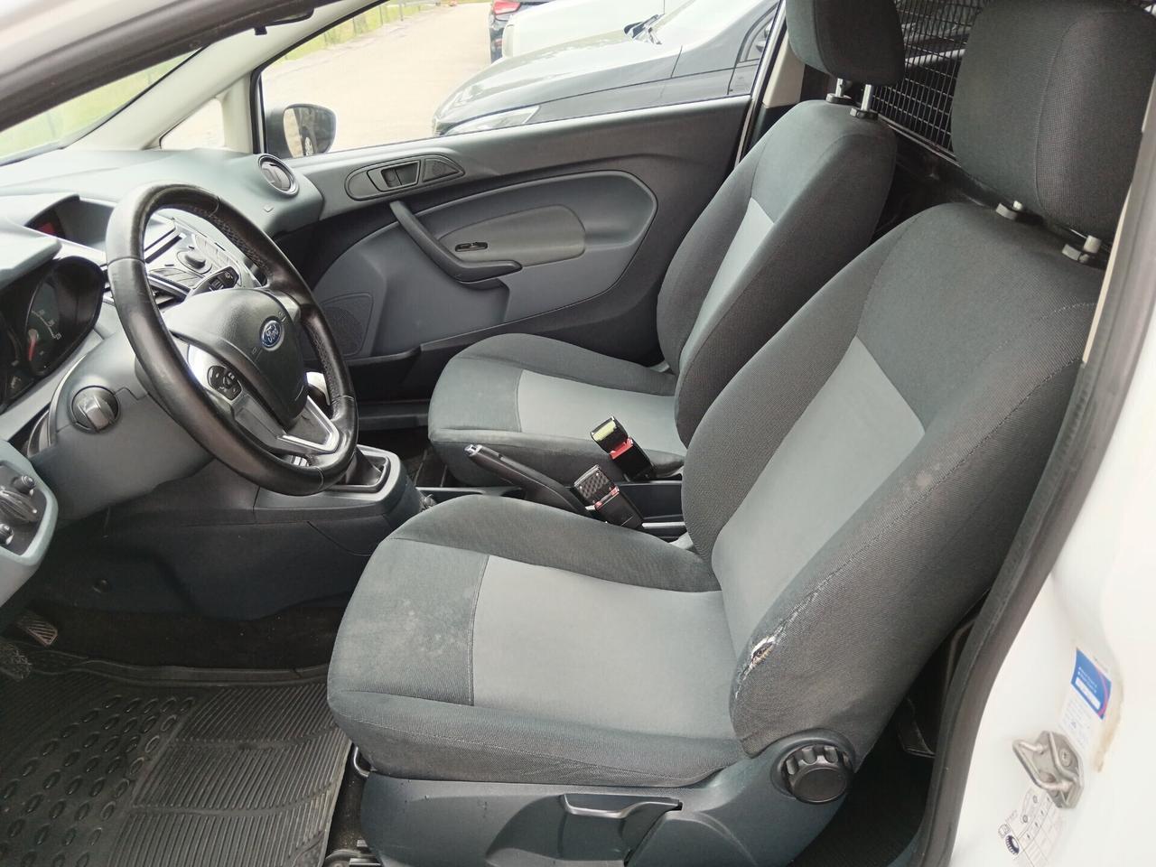 Ford Fiesta 1.4 TDCI 68CV AUTOCARRO 2 POSTI