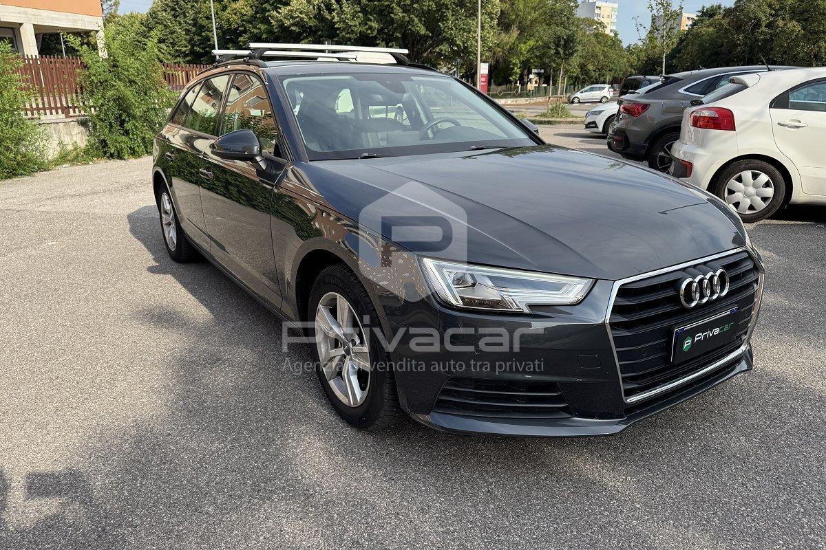 AUDI A4 Avant 30 TDI S tronic