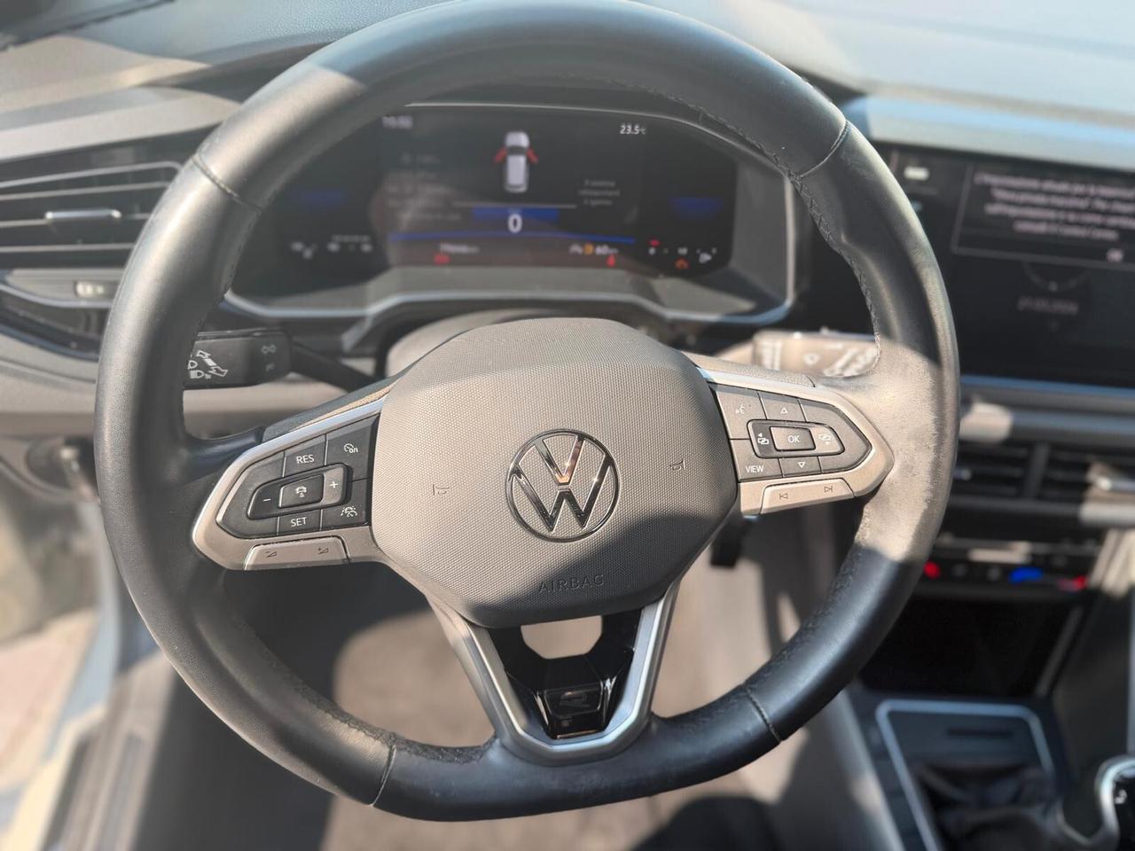 Volkswagen Polo VI 2022 1.0 tsi R-Line 95cv