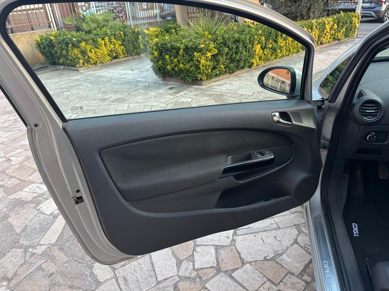 Opel Corsa 1.2 3 porte Club