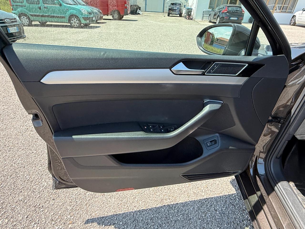 Volkswagen Passat Variant 1.6 TDI246950 DSG