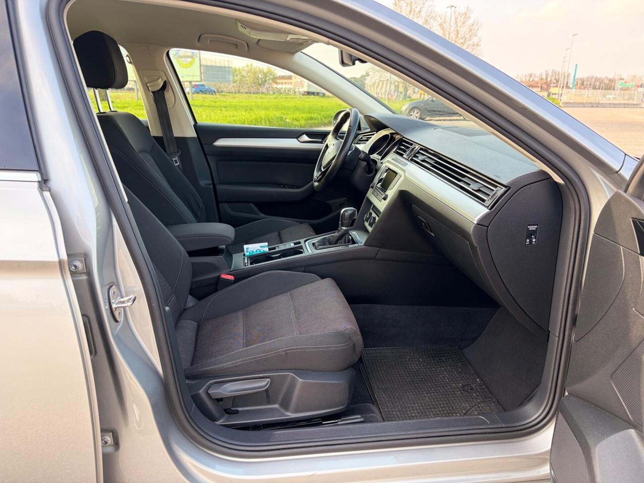 Volkswagen Passat 1.6 TDI DSG Comfortline BlueMotion Technology