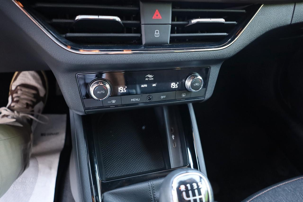 SKODA KAMIQ 1.0 TSI 110cv BLACK DOTS 49.300km