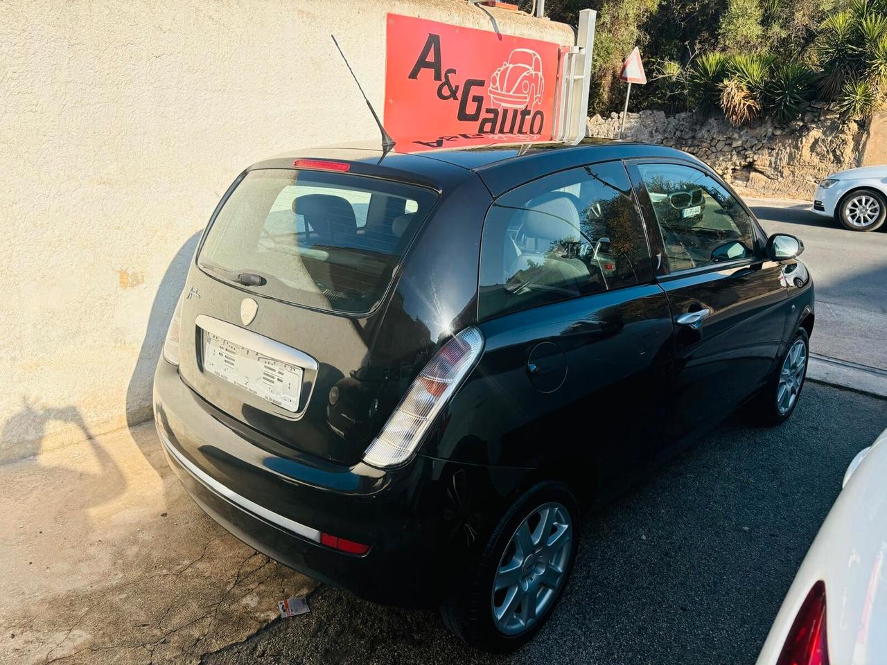 Lancia Ypsilon 1.2 Argento