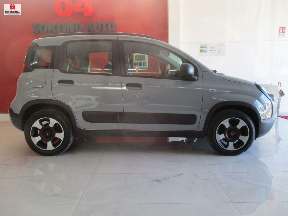 FIAT Panda 1.0 S&S Hybrid City Cross-2021 KM60000