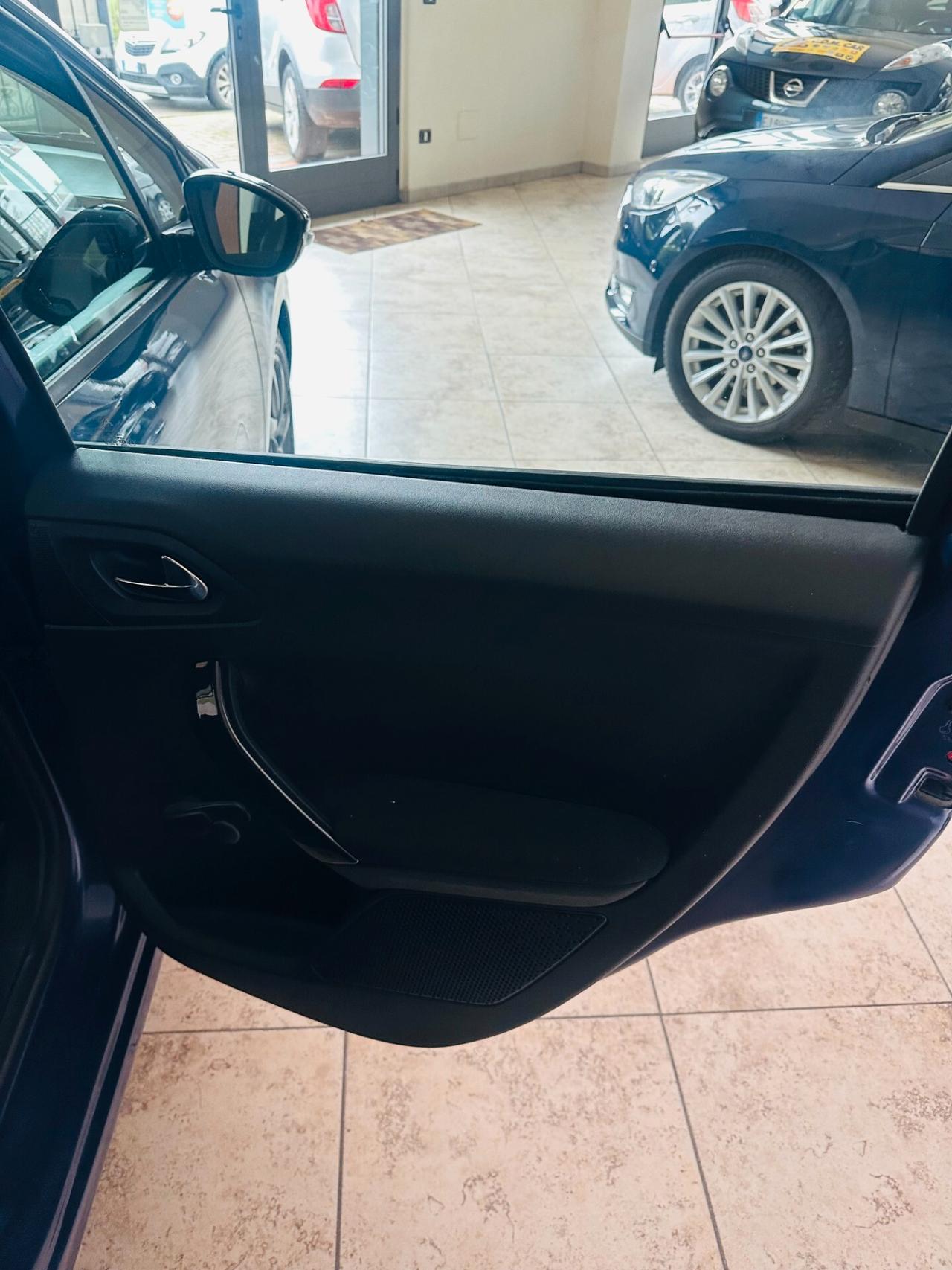 Peugeot 208 1.6 e-HDi 92 CV Stop&Start 5 porte Allure