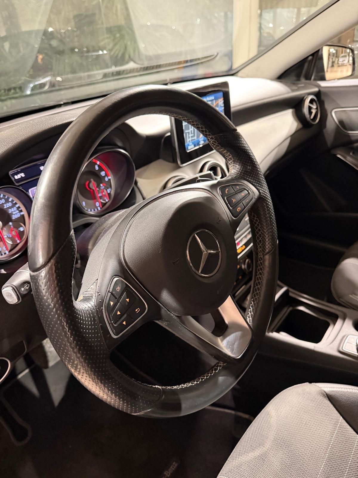Mercedes-benz CLA 220 200 CDI Premium