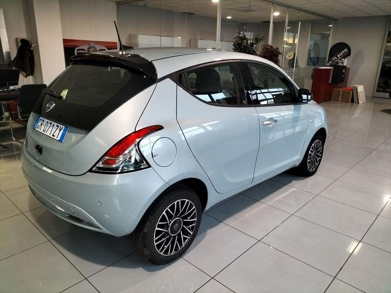 Lancia Ypsilon 1.0 FireFly 5 porte S&S Hybrid Platino