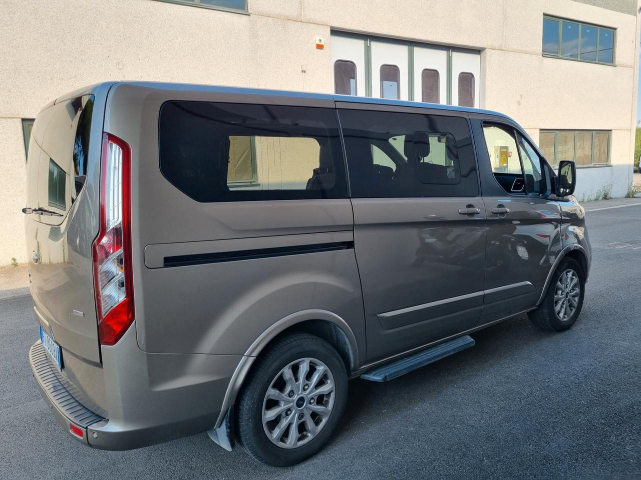 Ford Tourneo Custom Transit 2.0 TDCi 310 L1 Titanium 8 POSTI