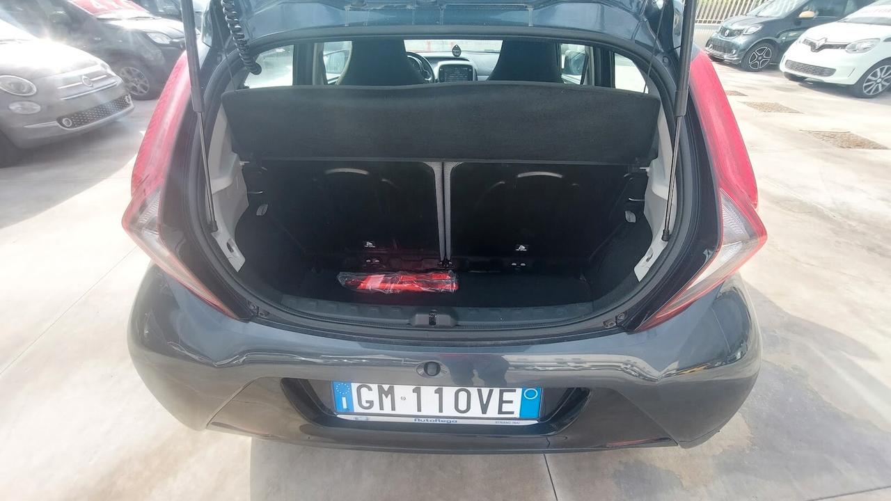 Toyota Aygo Connect 1.0 VVT-i 72 CV 5 porte 2021