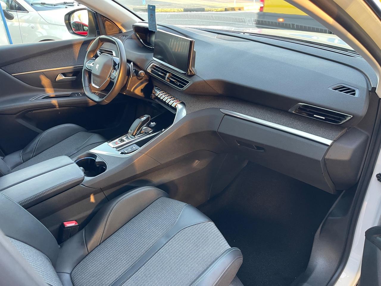 Peugeot 3008 BlueHDi 130 S&S EAT8 Allure