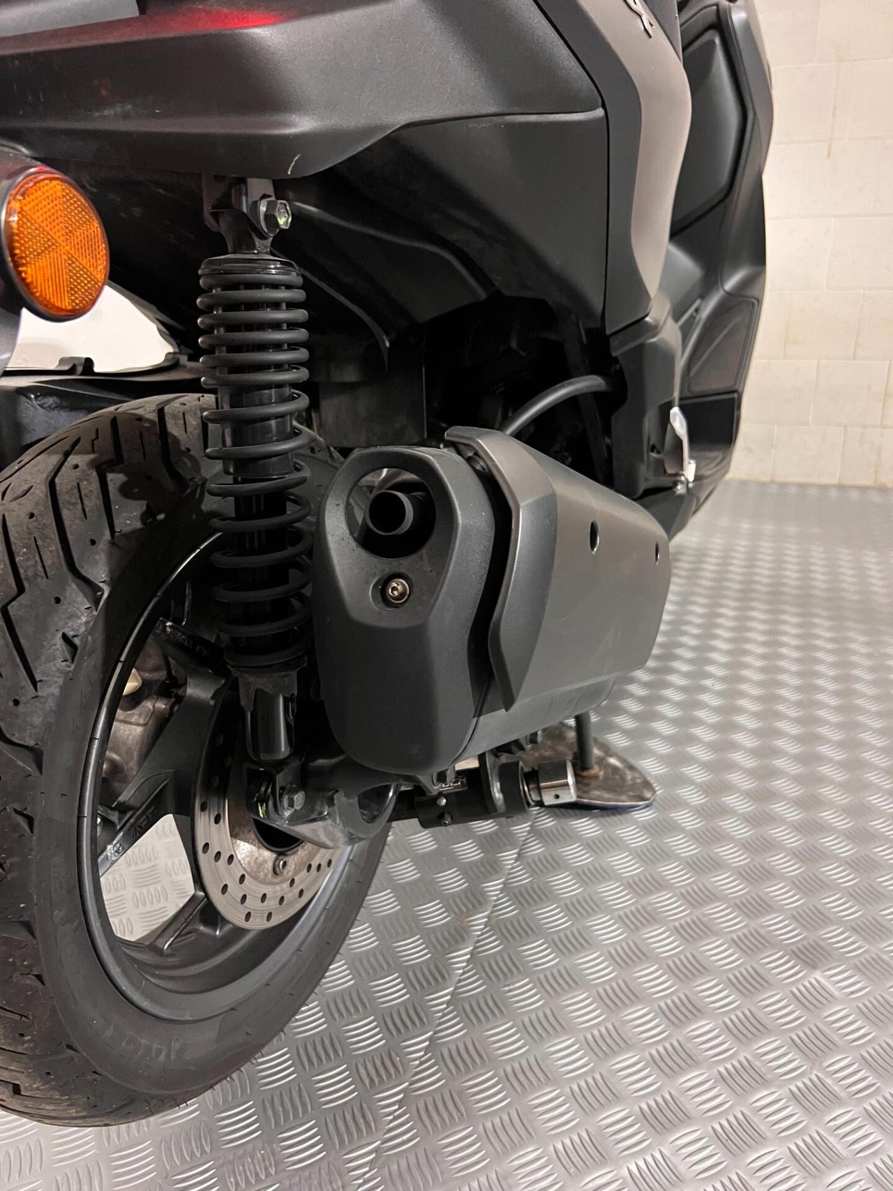Yamaha X-Max 300