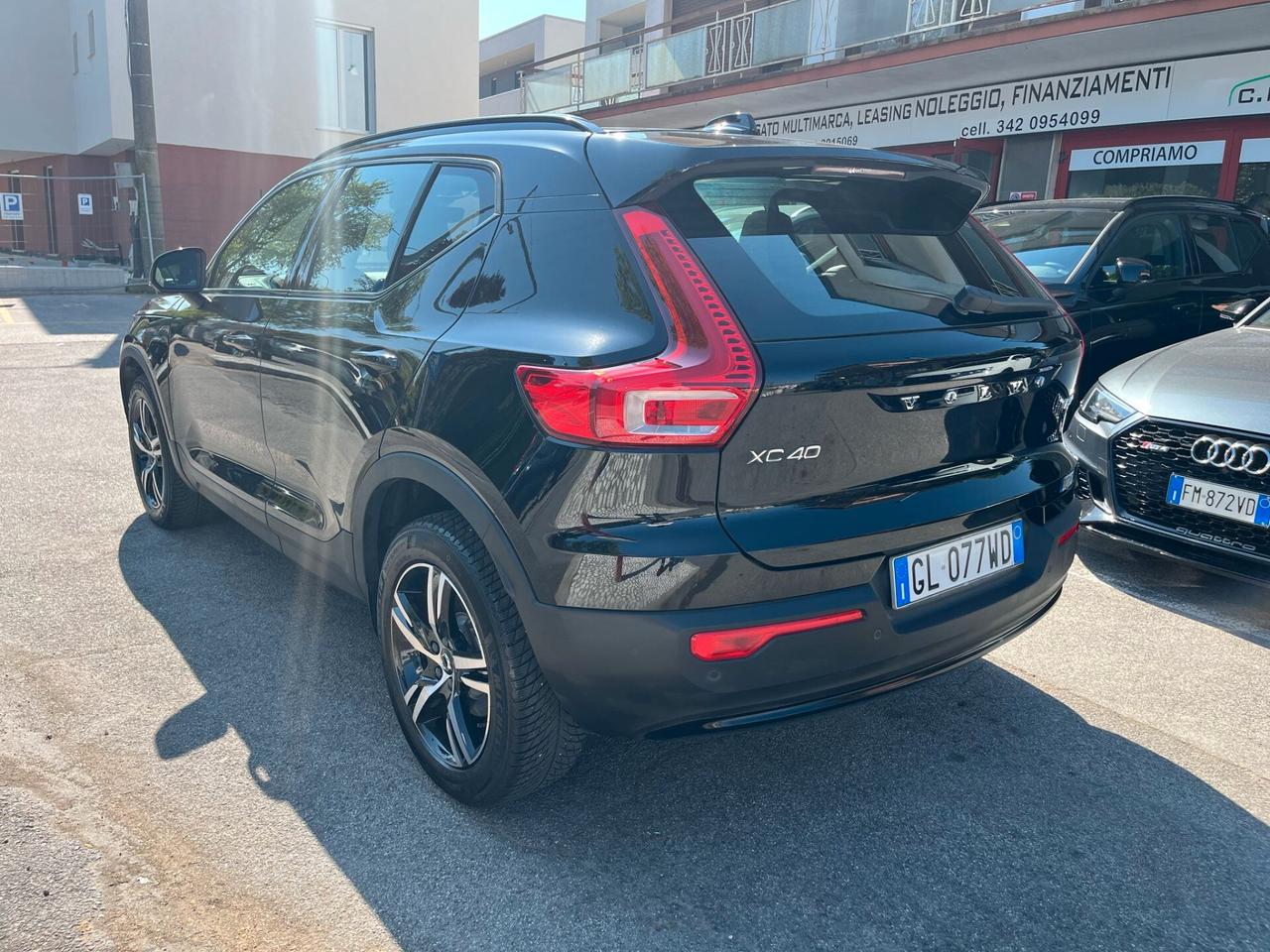 Volvo XC40 B4 AWD automatico Ultimate Dark