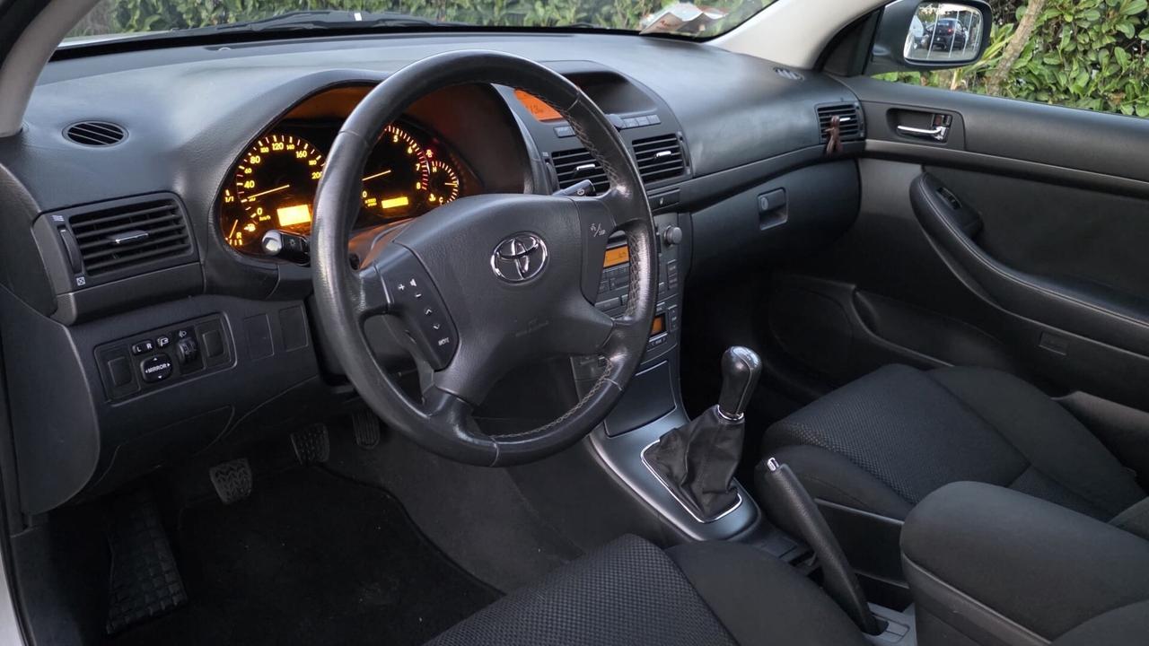 Toyota Avensis 1.8 16V 129CV PERFETTA