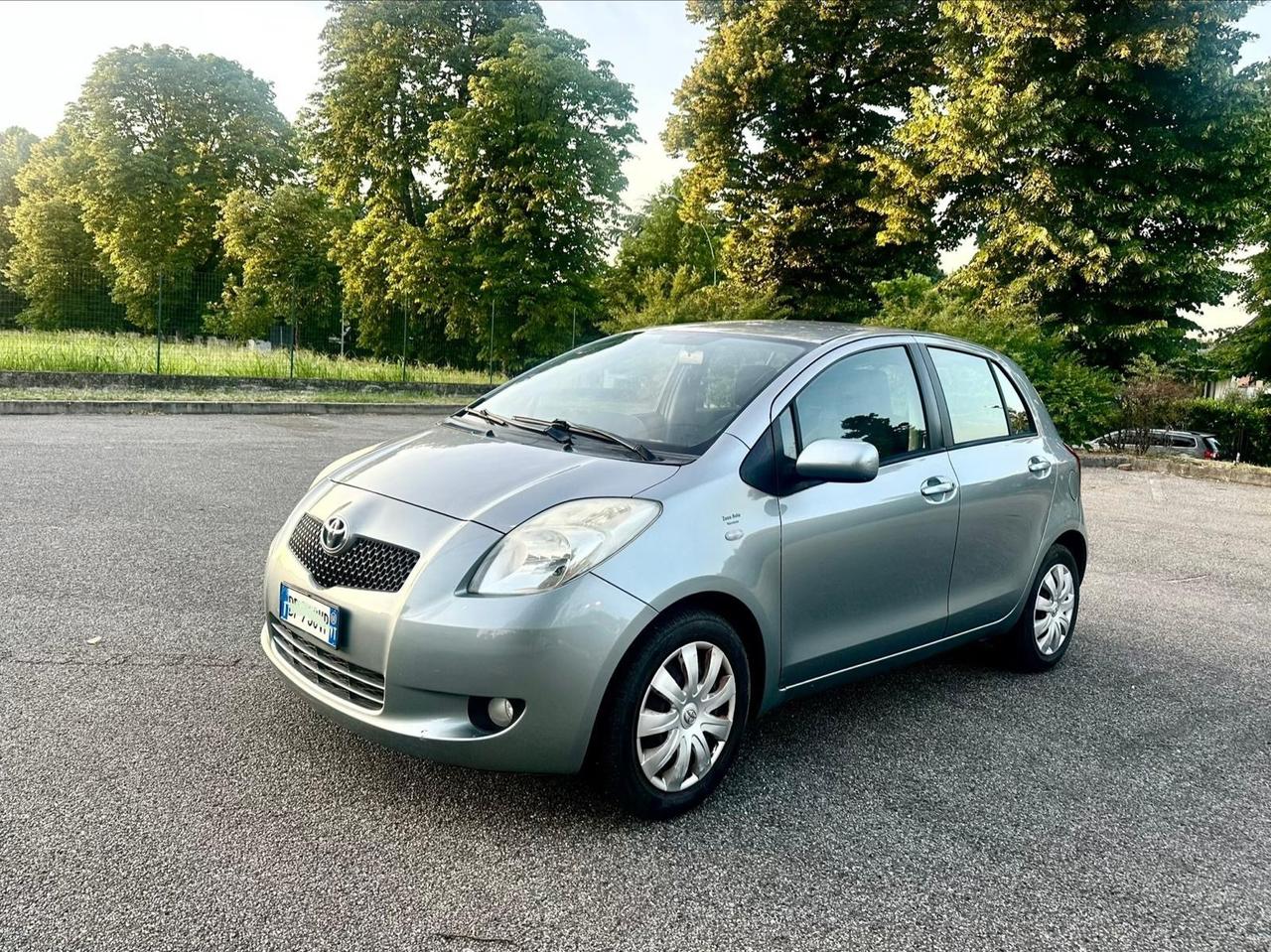 Toyota Yaris 1.3 5 porte Sol