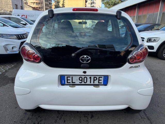 TOYOTA Aygo 1.0 12V VVT-i 5pt Connect Navi AUT.