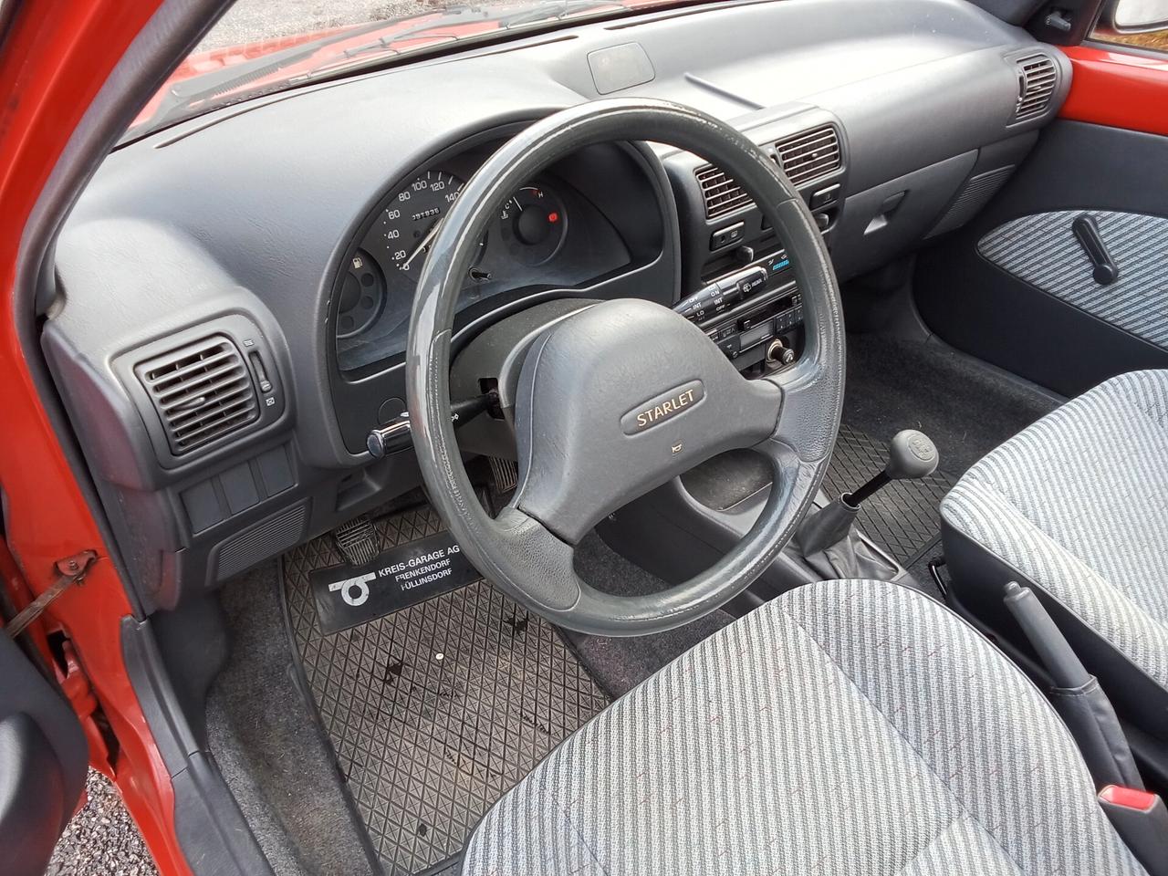 Toyota Carina E 1.6 16V cat Liftback XLi