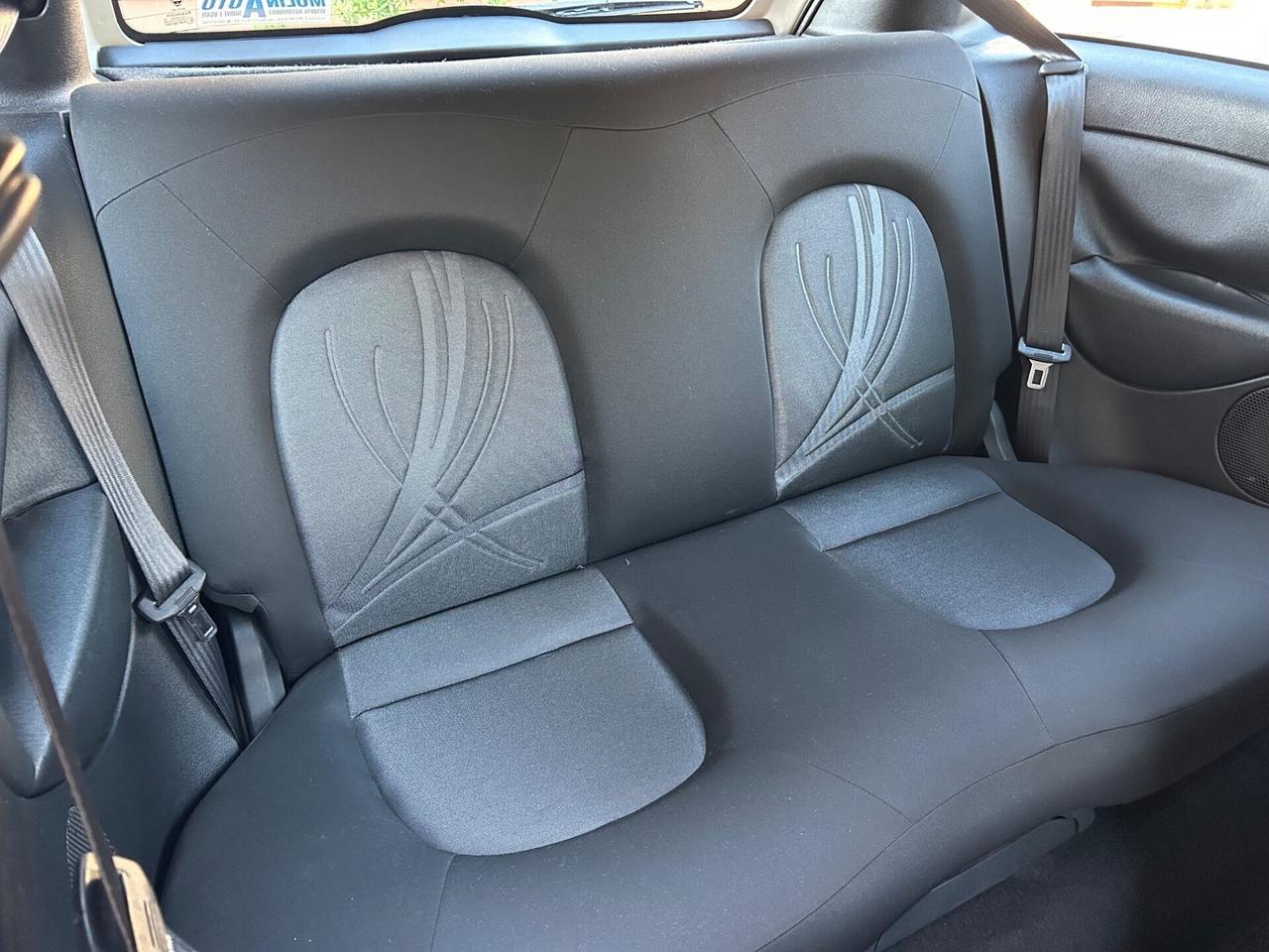 Lancia Ypsilon 1.3 MJT 75 CV Unyca