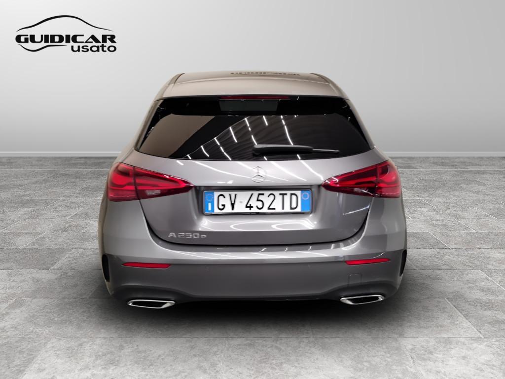 Mercedes-Benz Classe A - W177 2023 - A 250 e phev AMG Line Advanced Plus auto