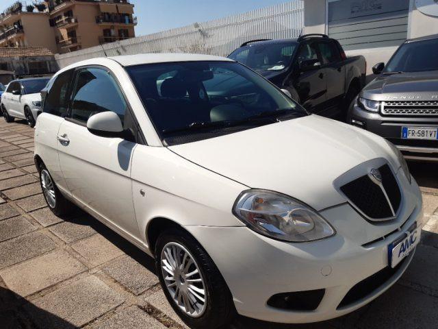 LANCIA Ypsilon 1.3 MJT 75 CV Versus