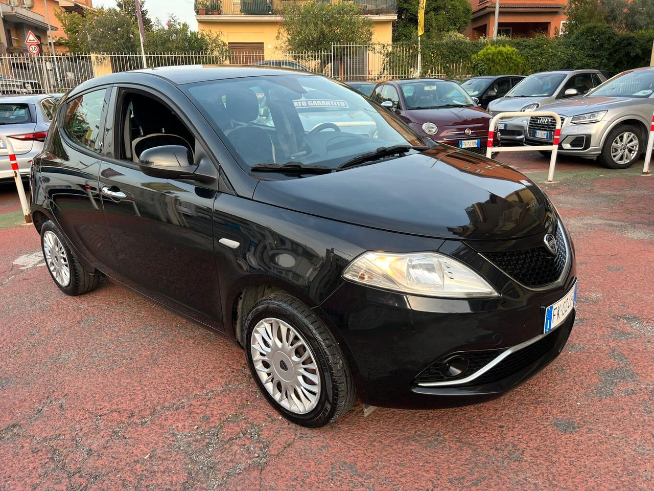 Lancia Ypsilon *ADATTA PER NEOPATENTATI*