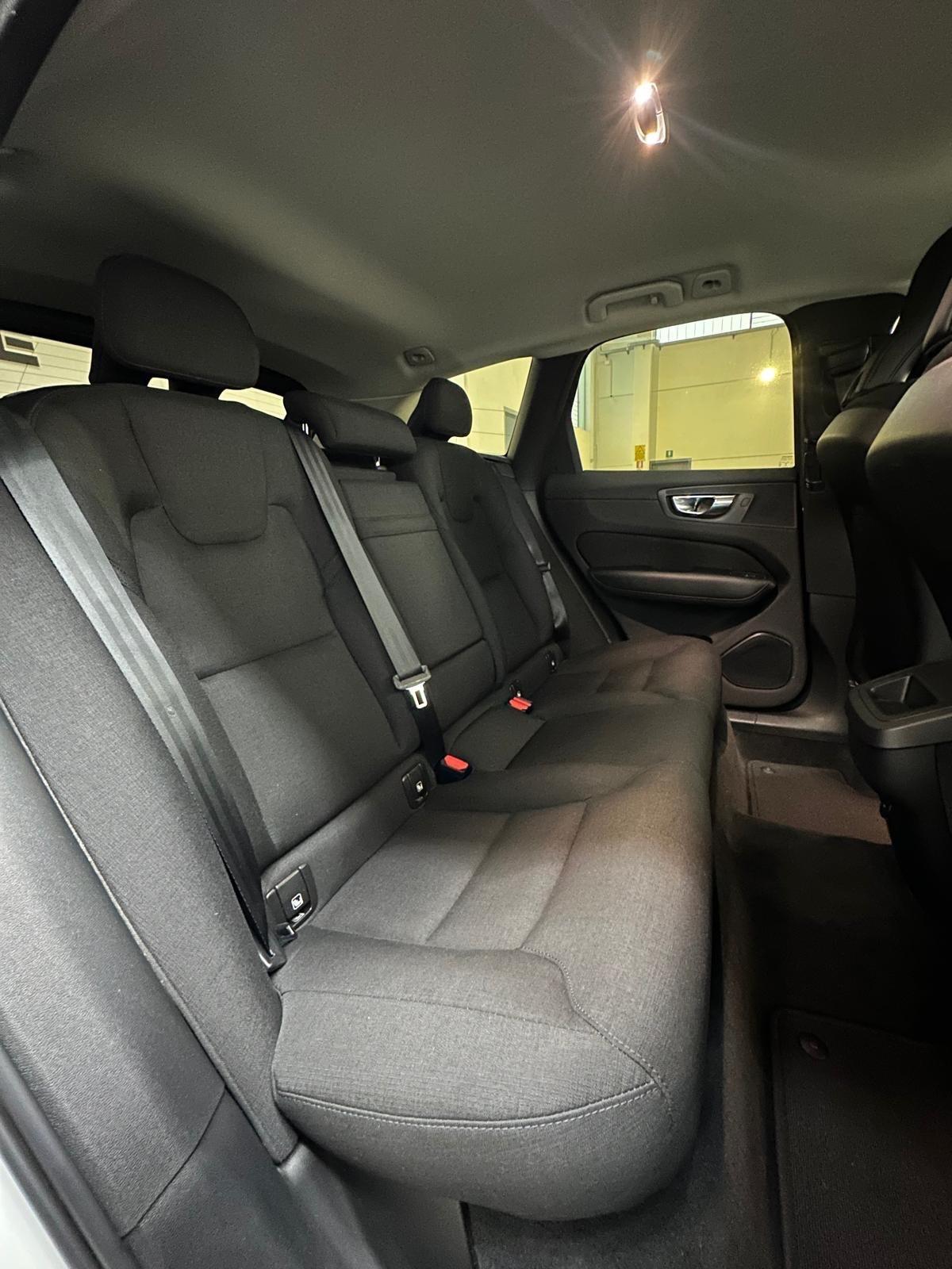 Volvo XC 60 XC60 B4 (d) AWD Geartronic Momentum