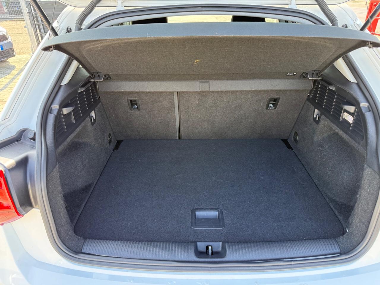 Audi Q2 30 TDI S tronic Business Design