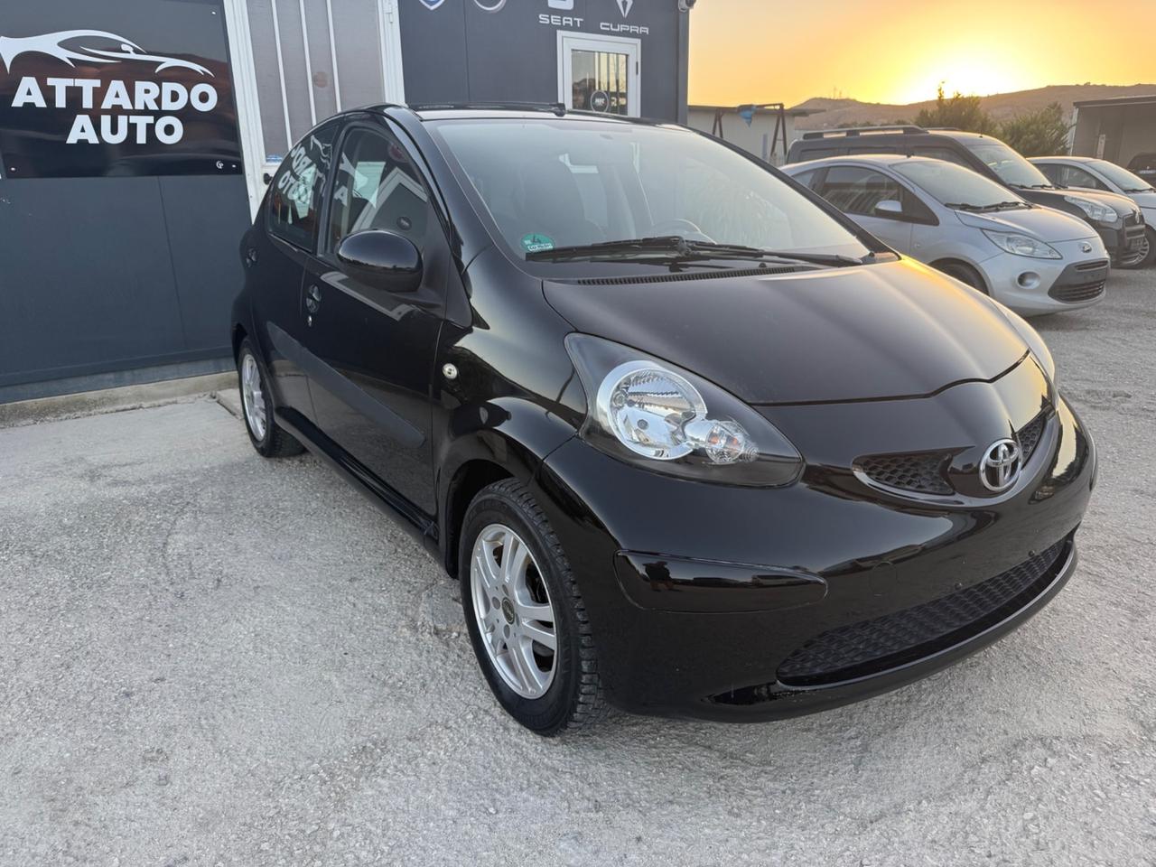 Toyota Aygo 1.0 12V VVT-i 5 porte Sol