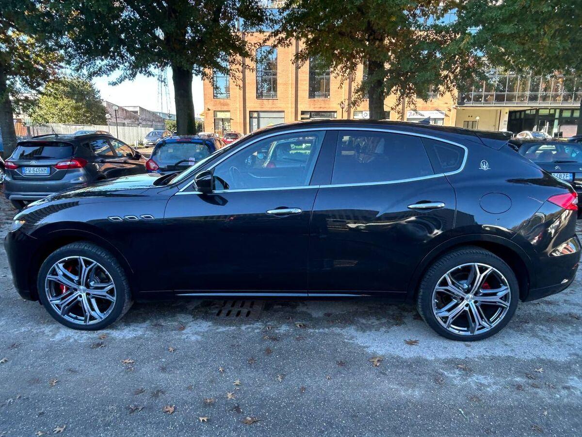 Maserati Levante 3.0 V6 430cv auto