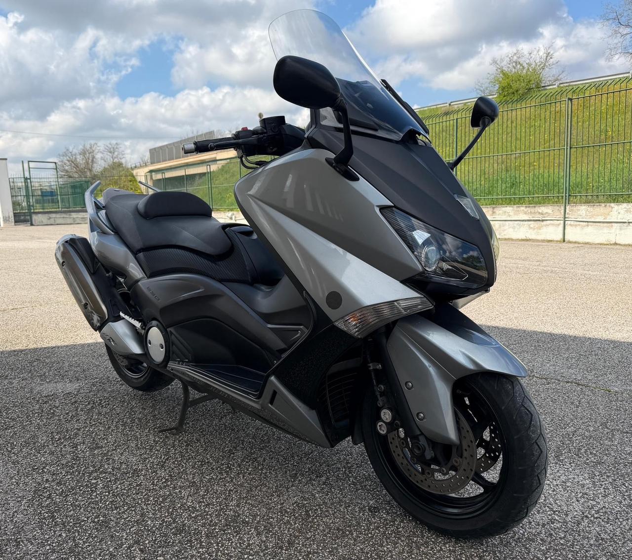 Yamaha TMAX 530