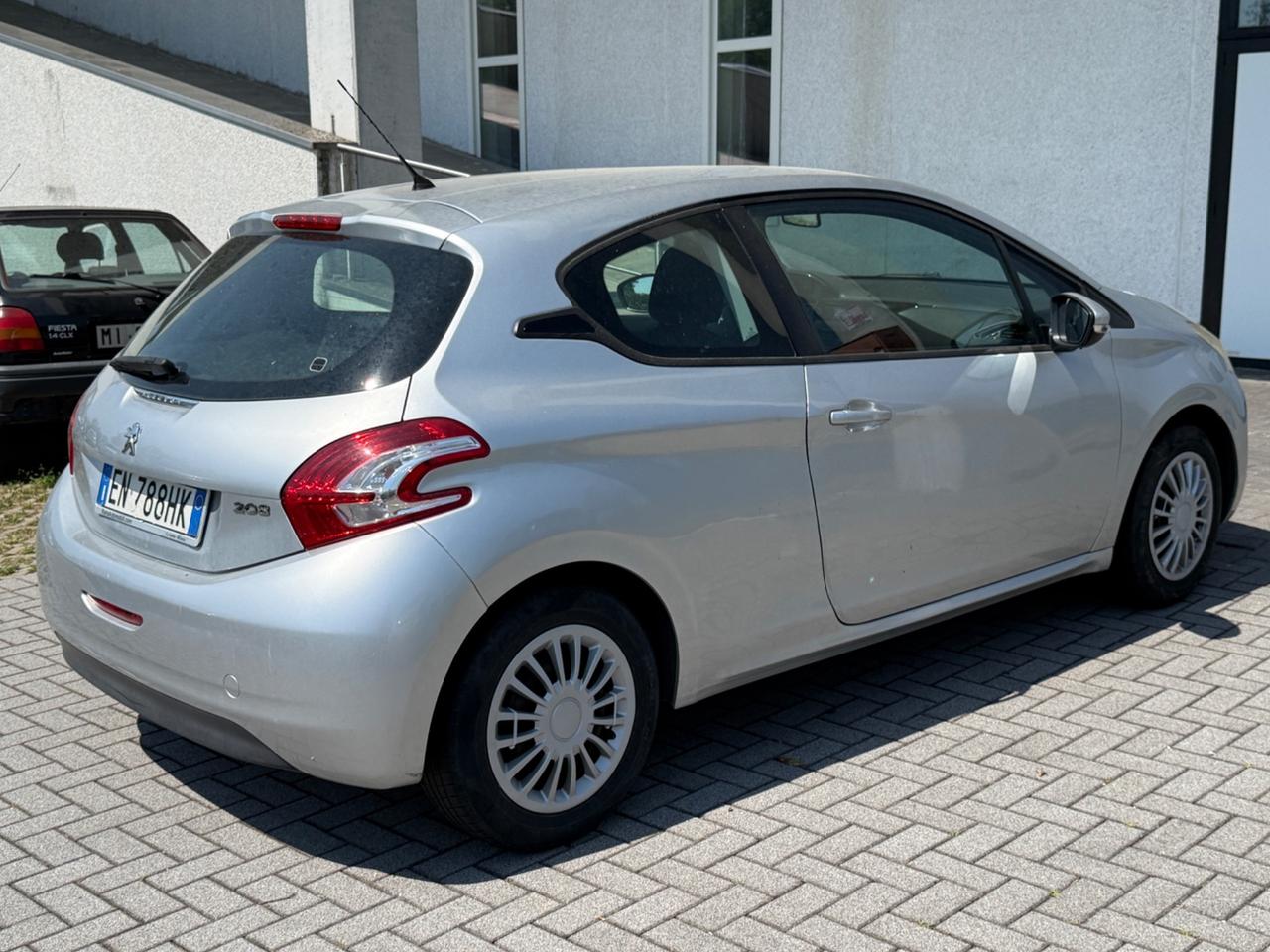 Peugeot 208 1.2 VTi 82 CV 3 porte Access