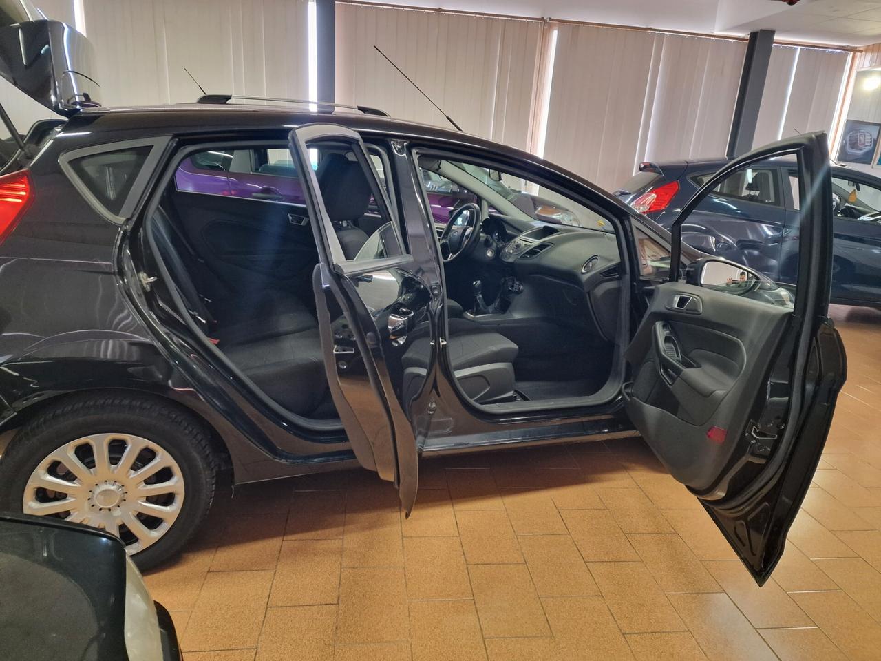 Ford Fiesta 1.5 TDCi 75CV 5 porte Titanium