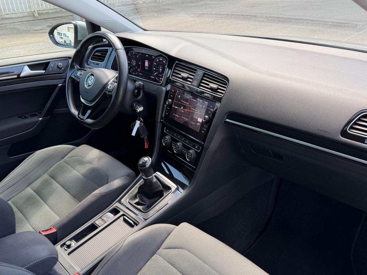 Volkswagen Golf 7.5 Highline virtual cockpit