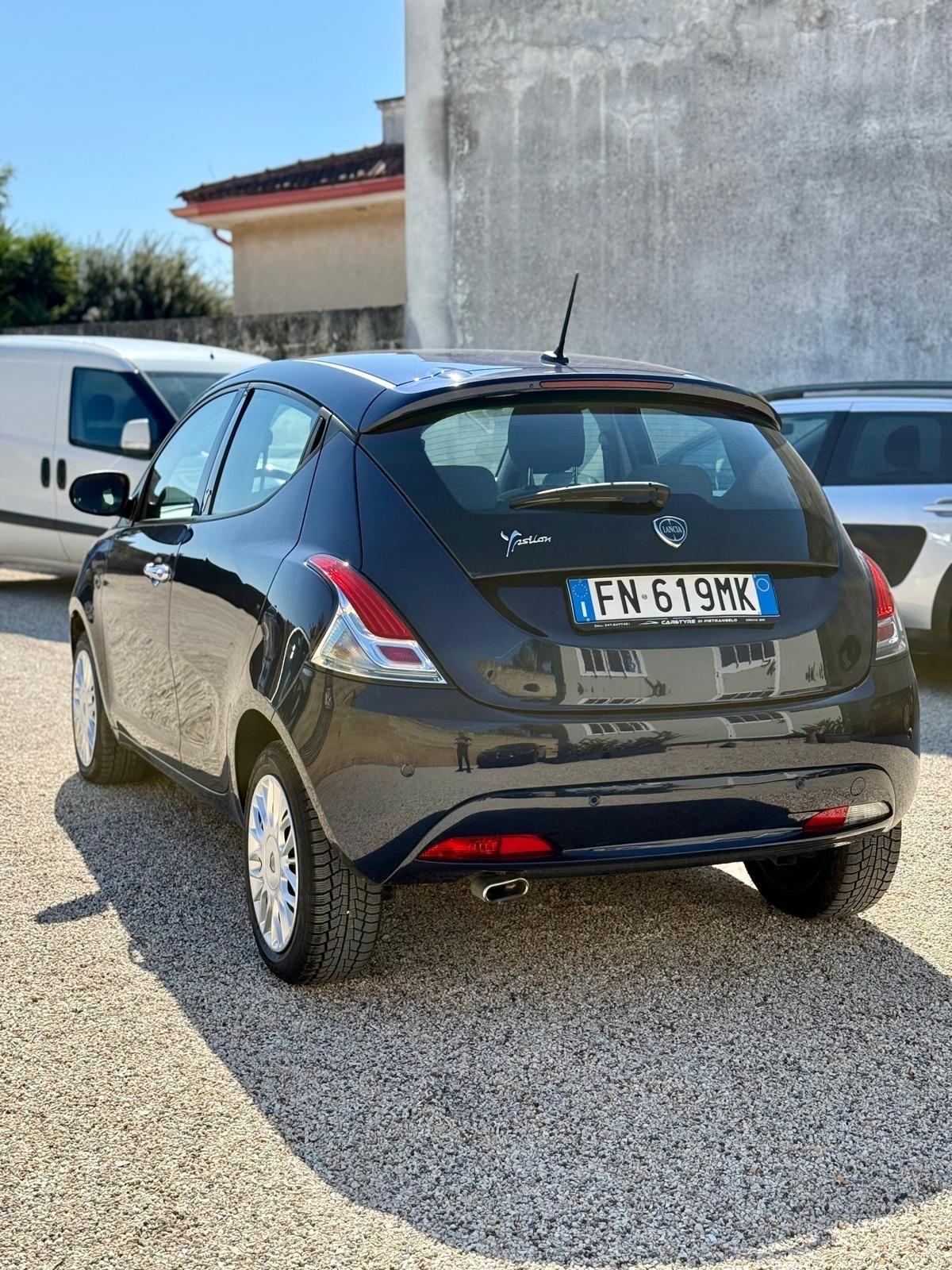 Lancia Ypsilon 1.3 MJT 16V 80 CV 5 porte S&S Gold