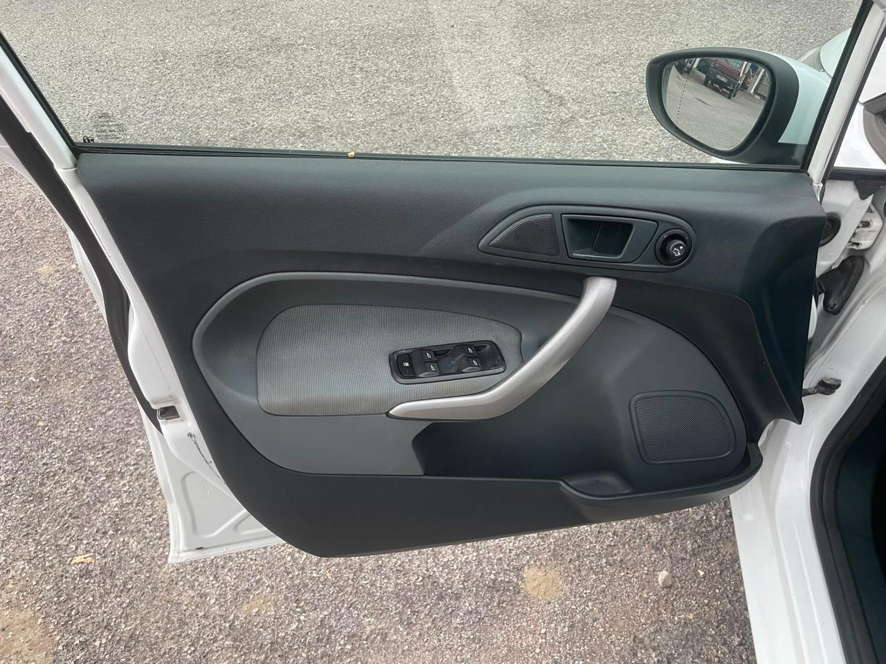 Ford Fiesta 1.4 TDCi 5p. Titanium
