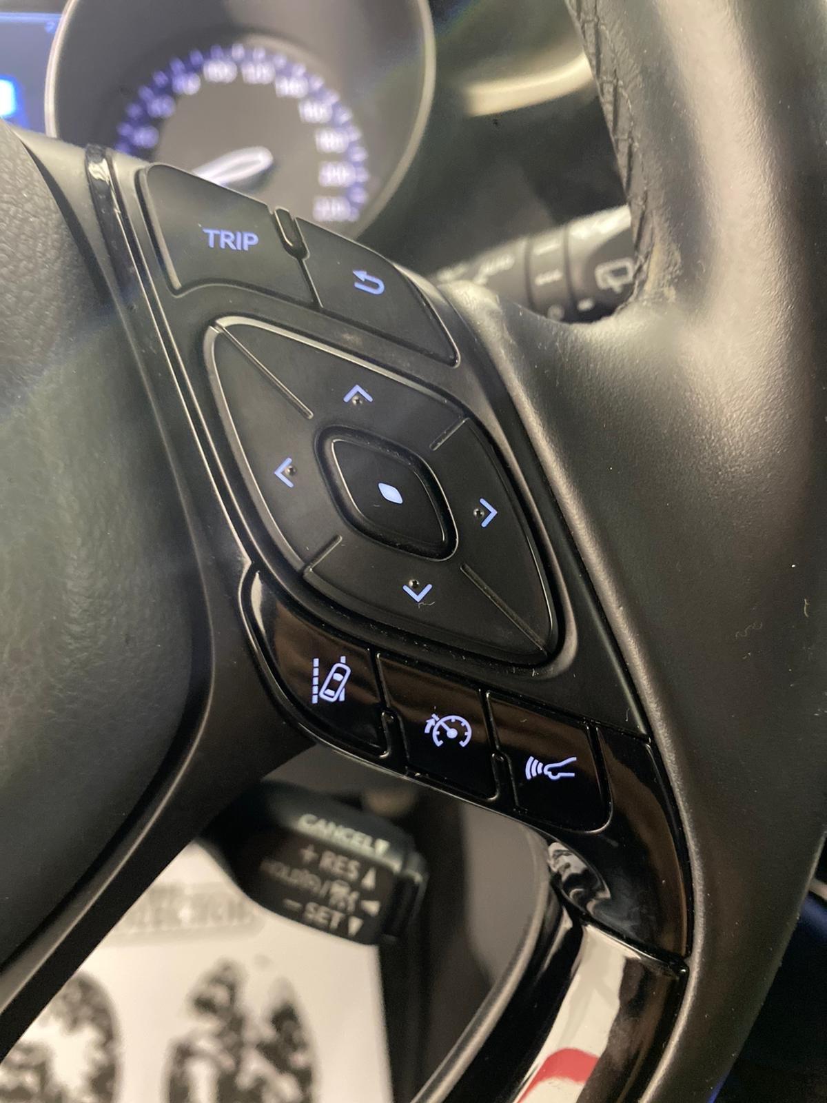 Toyota C-HR 1.8 Hybrid E-CVT * SOLO 64000 KM*