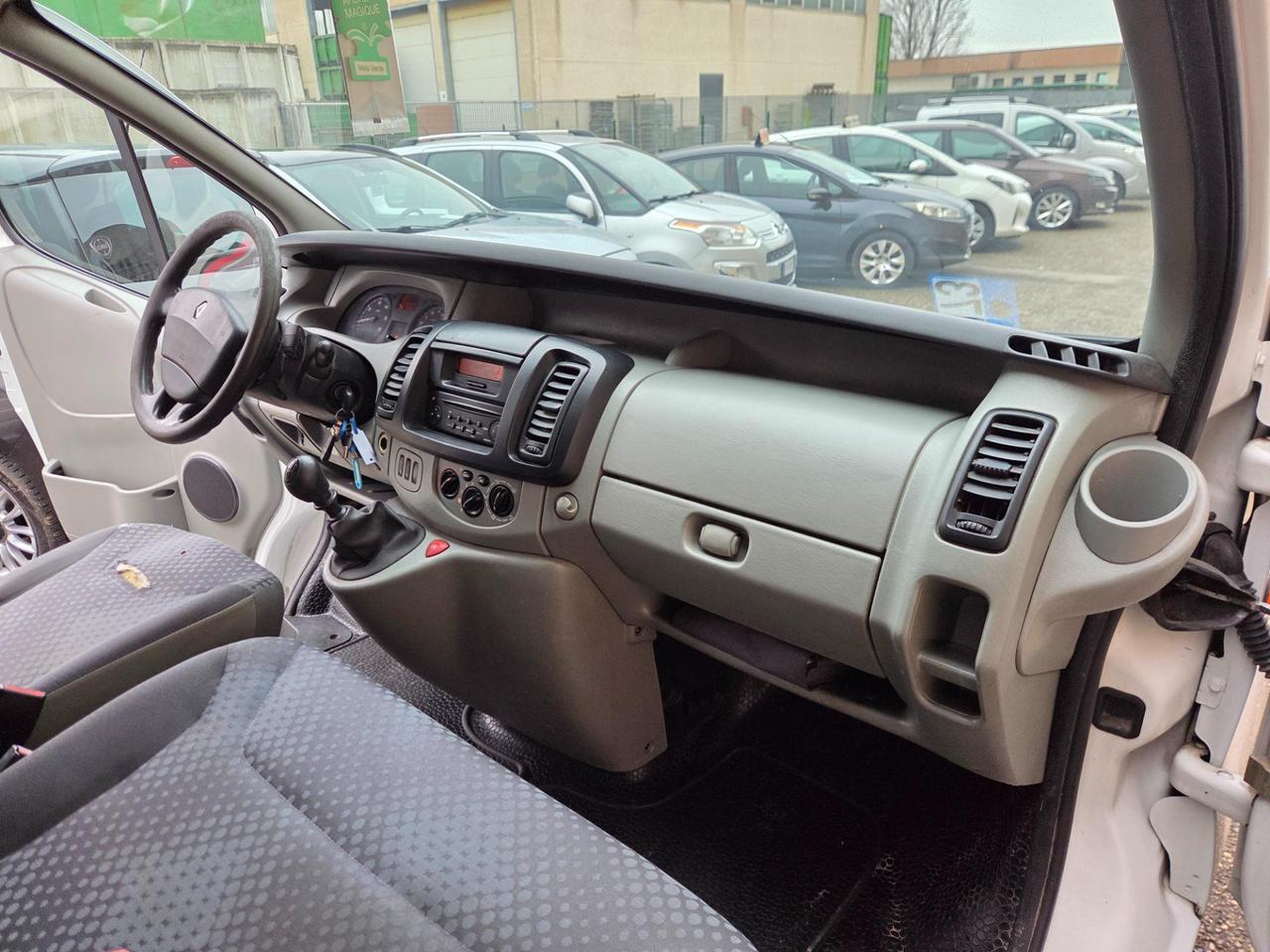 RENAULT Trafic T27 2.0 dci 115cv L1H1 +IVA