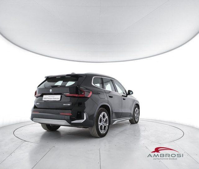 BMW iX1 edrive 20 X-Line