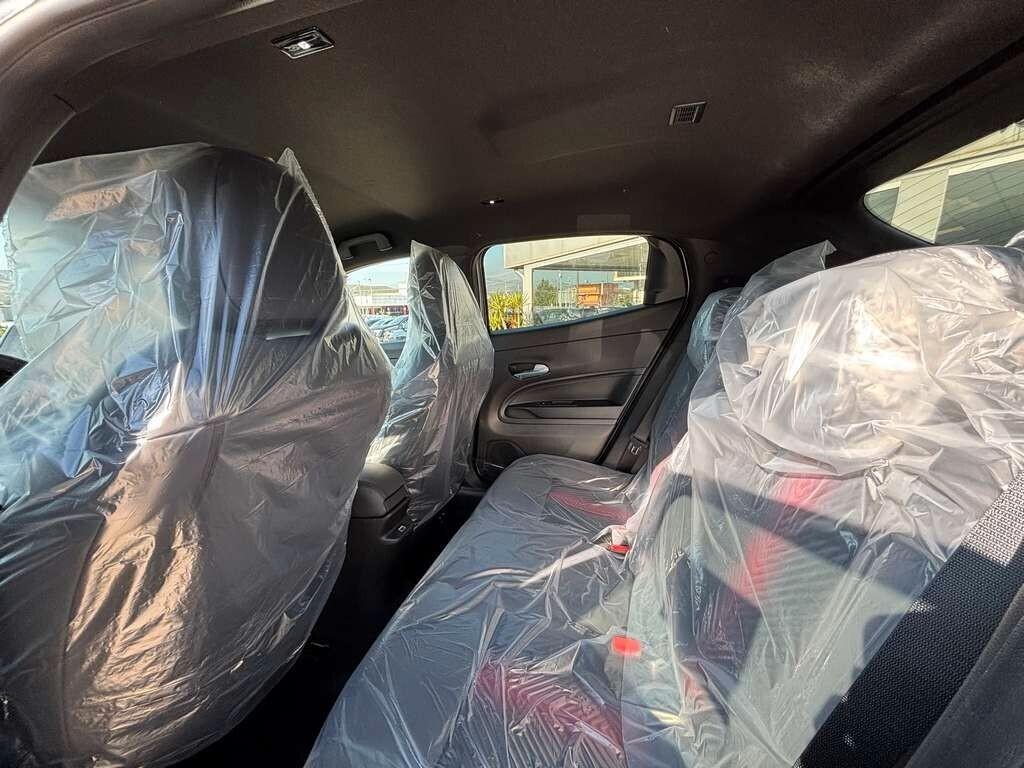 Alfa Romeo Junior 1.2 136 CV Hybrid eDCT6 Speciale a 269 euro al mese