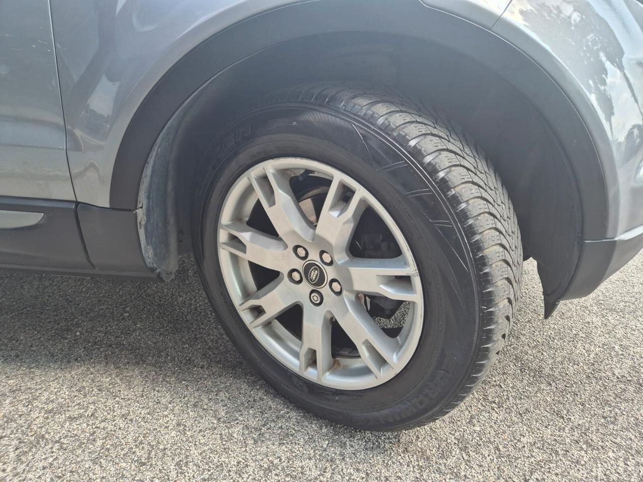 LR Range Evoque 2.2 TD4 Vers. PURE E5B -- 4x4!!!