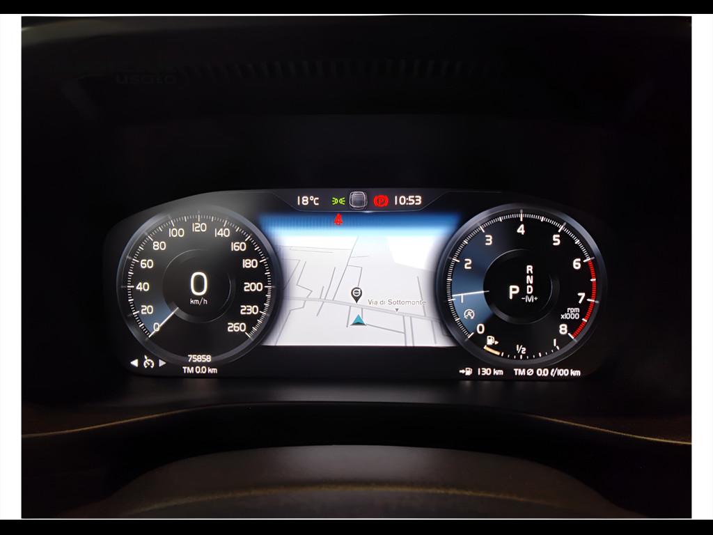VOLVO XC40 - XC40 1.5 t3 Momentum 163cv auto my21