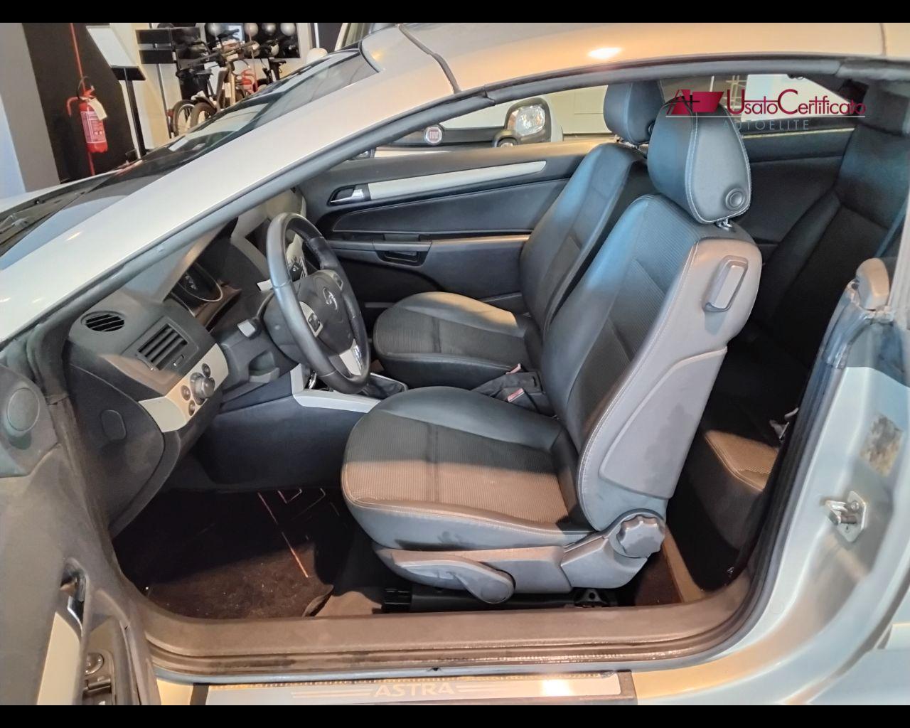 OPEL Astra TwinTop 1.6 16V Twinport Cosmo