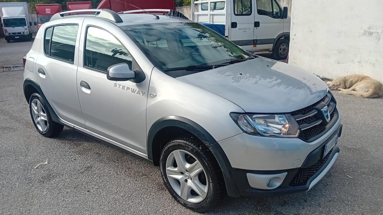 Dacia sandero stepway-1.5 dci- camb/aut-2016