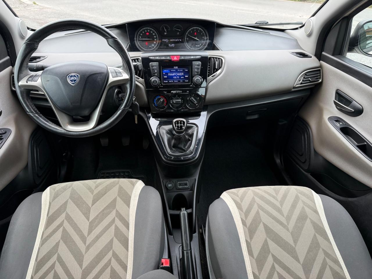 Lancia Ypsilon 1.2 69cv 5 porte Gold