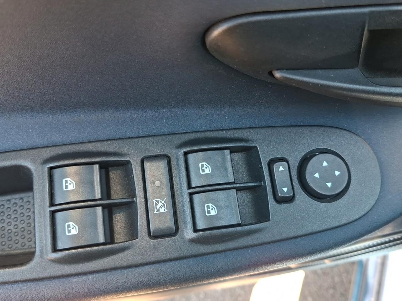Lancia Ypsilon 1.0 FireFly 5 porte S&S Hybrid Gold
